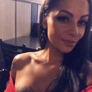 Meet your Posher, Desiree